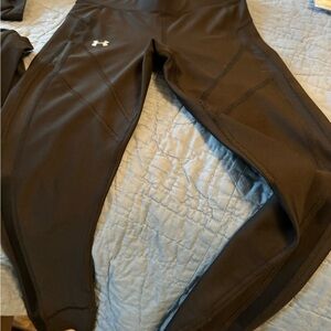 Underarmor compression size small leggings in black